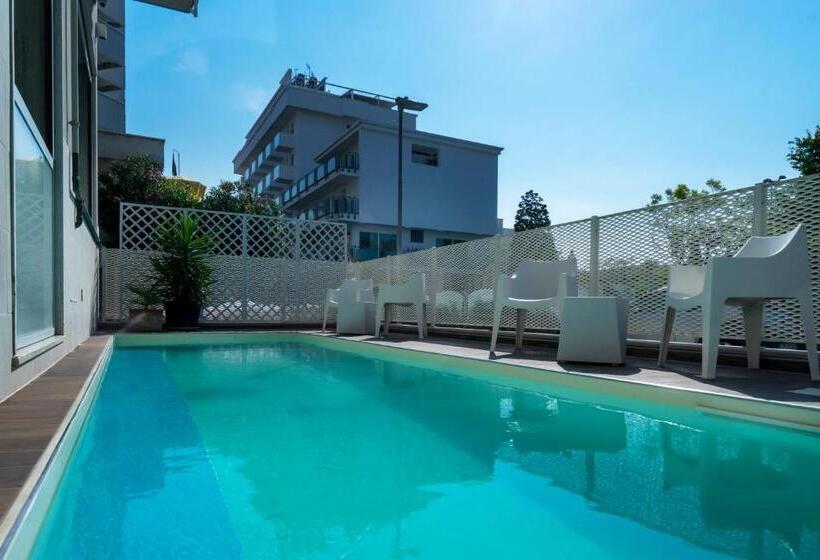 Отель Daniel Apartments