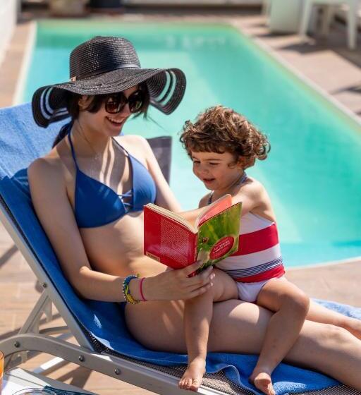 Отель Daniel Apartments