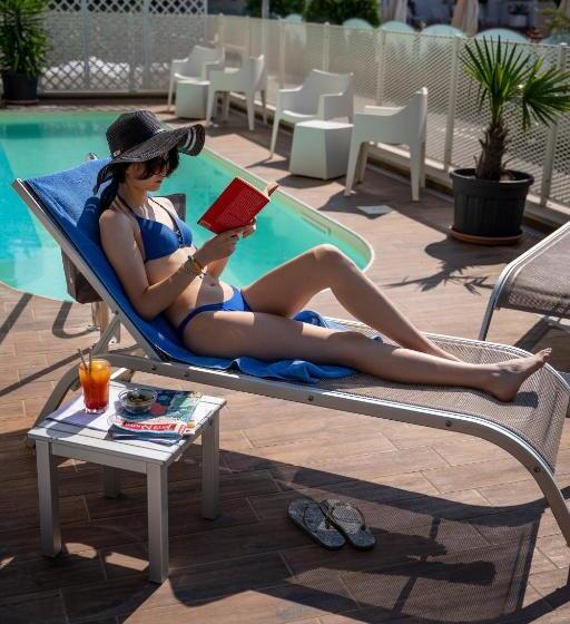 Отель Daniel Apartments