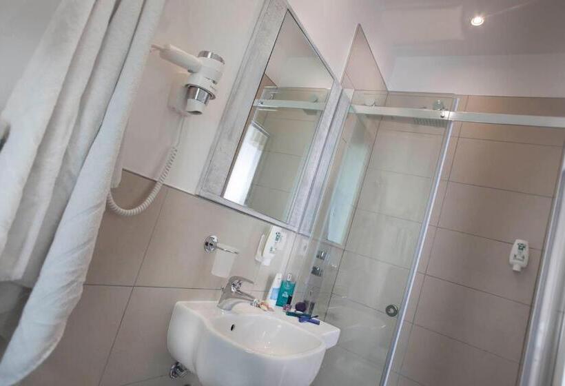 فندق Daniel Apartments