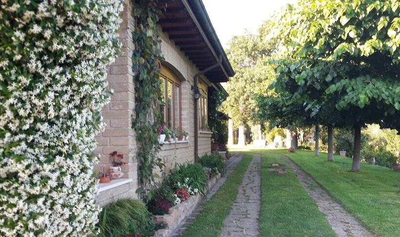 تختخواب و صبحانه Il Casale Del Sogno