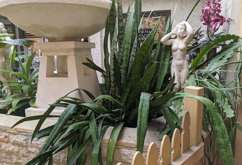 Ettalong Beach Tourist Resort