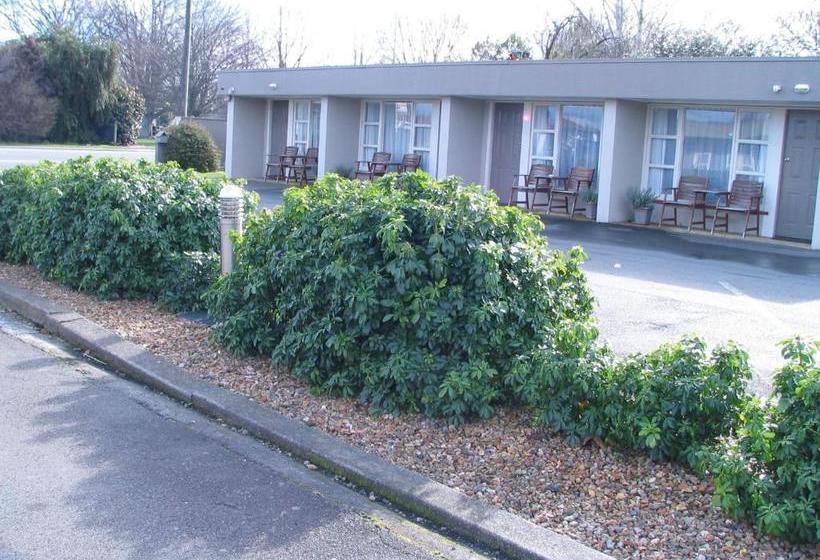 Frimley Lodge Motel