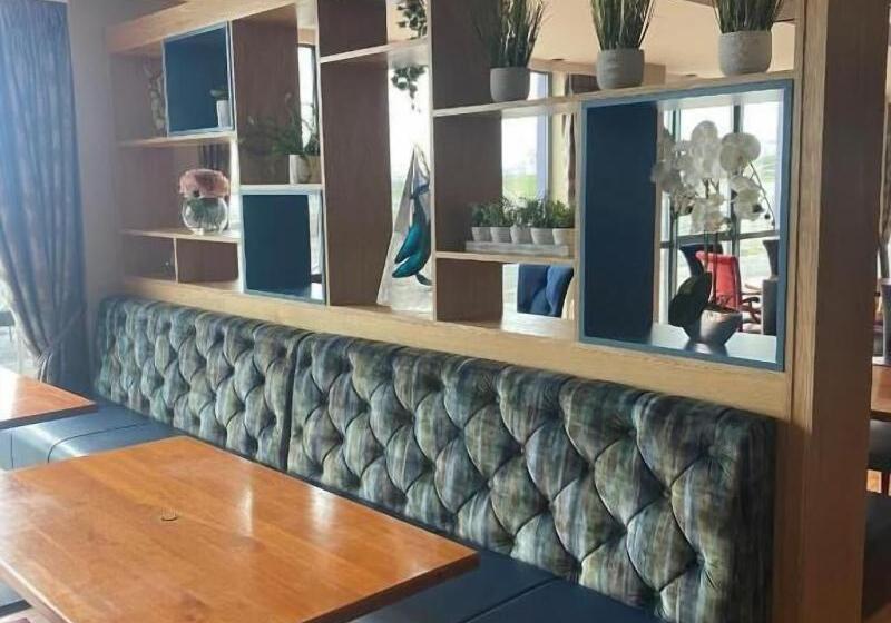 فندق Allingham Arms