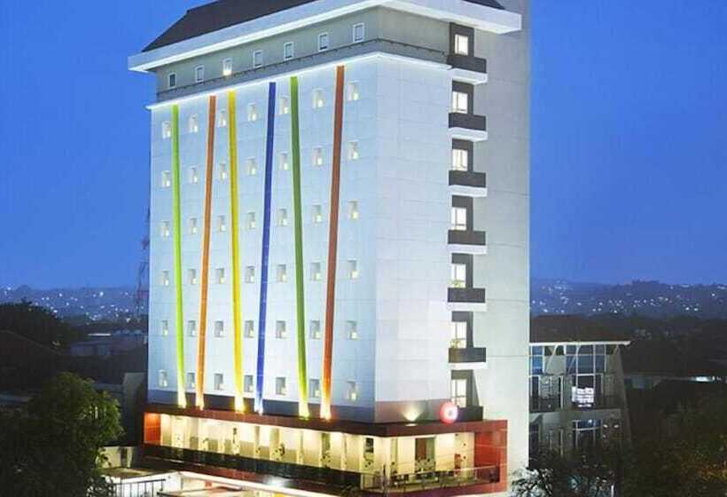 Amaris Hotel Simpang Lima