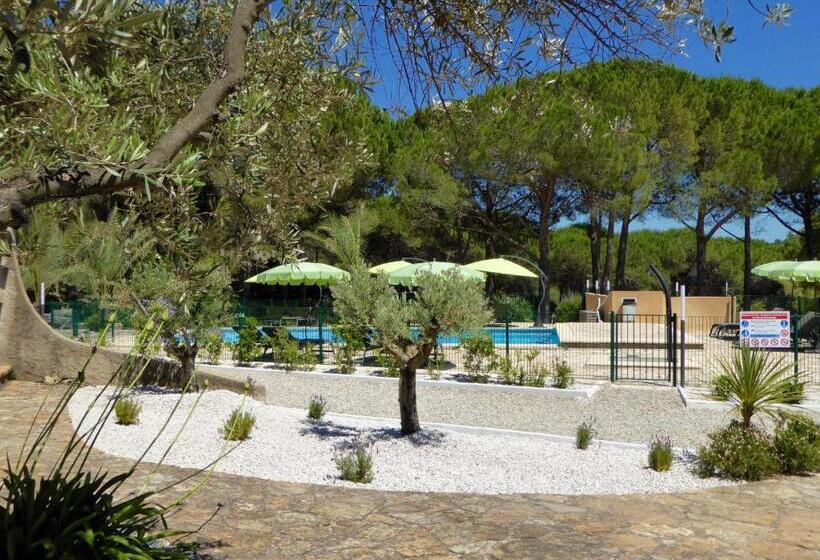 Отель Auberge Val Moureze Hôtel & Spa