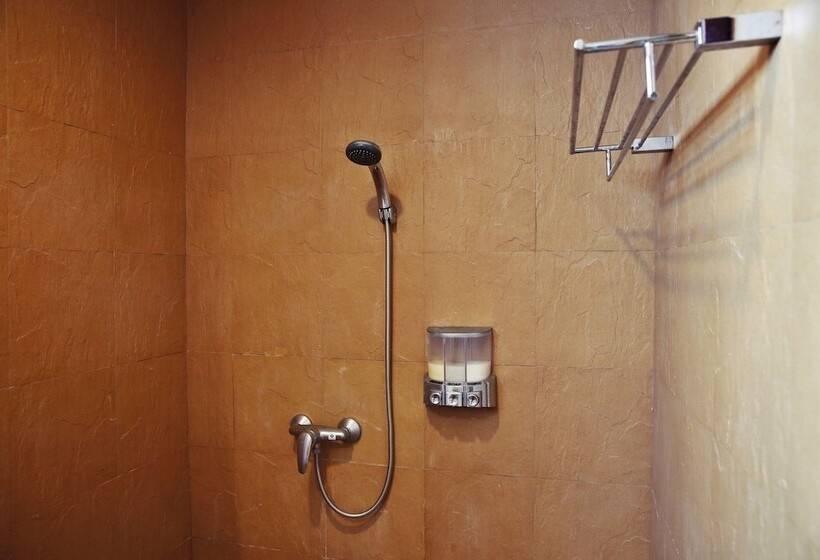 فندق Baan Ss Karon