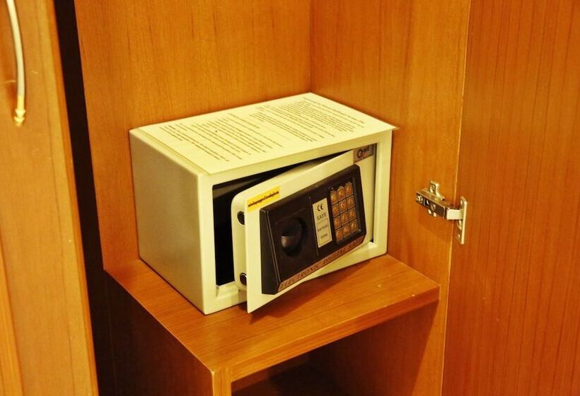 فندق Baan Ss Karon