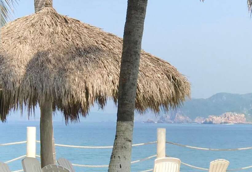 هتل Barra De Navidad