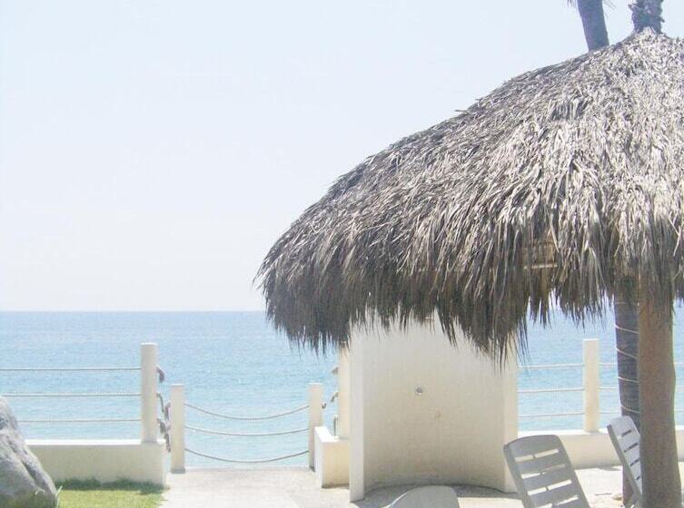 هتل Barra De Navidad