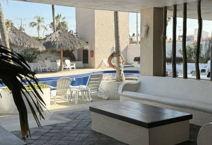 هتل Barra De Navidad