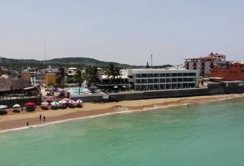 هتل Barra De Navidad