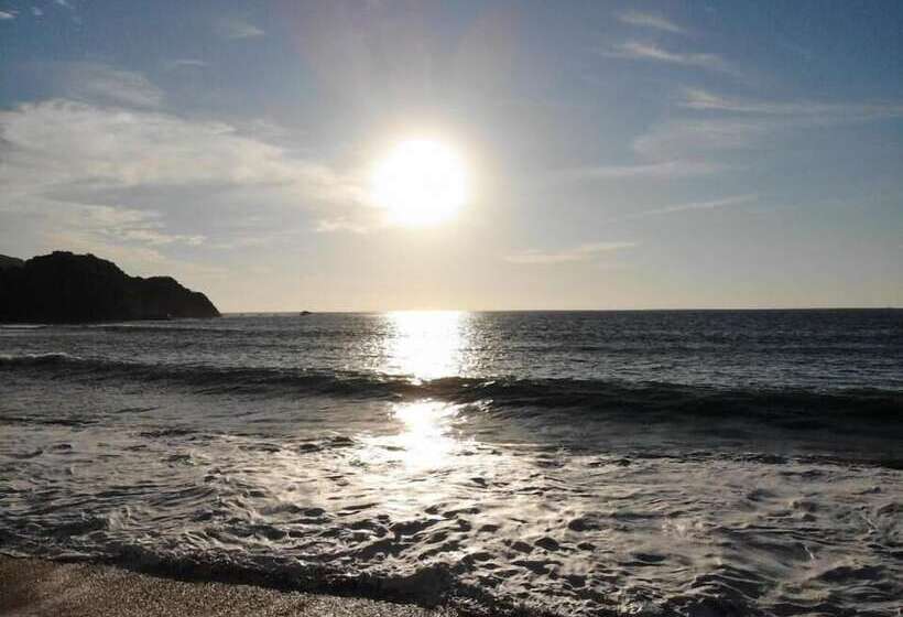 هتل Barra De Navidad