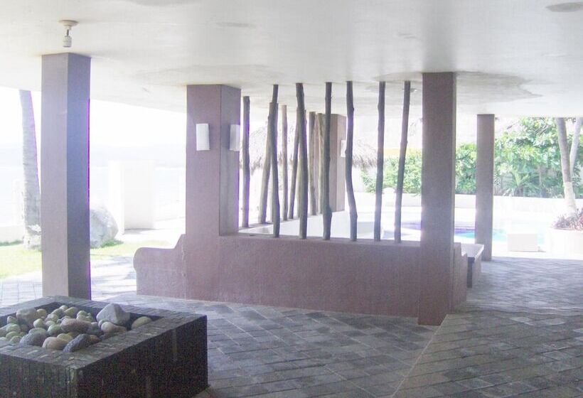 هتل Barra De Navidad