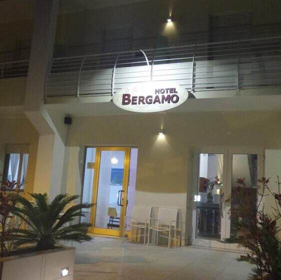 ホテル Bergamo
