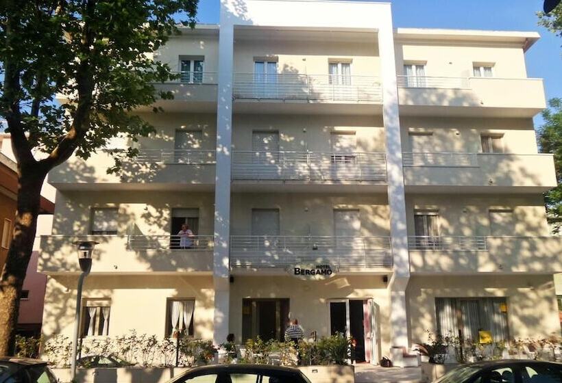 ホテル Bergamo