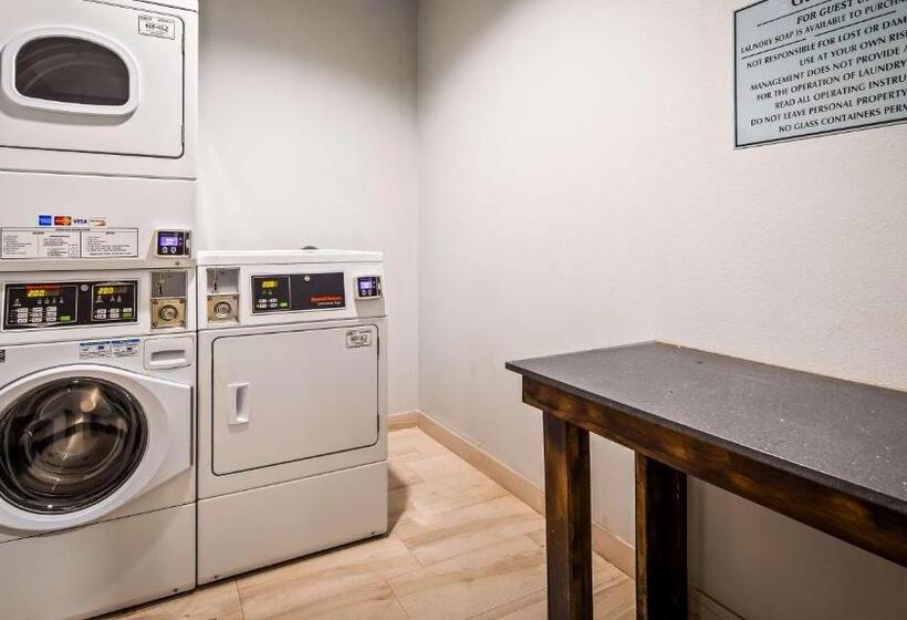 فندق Best Western Plus Dilley Inn & Suites