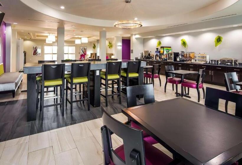 فندق Best Western Plus Dilley Inn & Suites