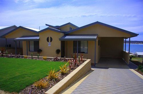 בית מלון כפרי Birubi Holiday Homes