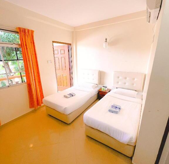 Amzar Motel Cenang