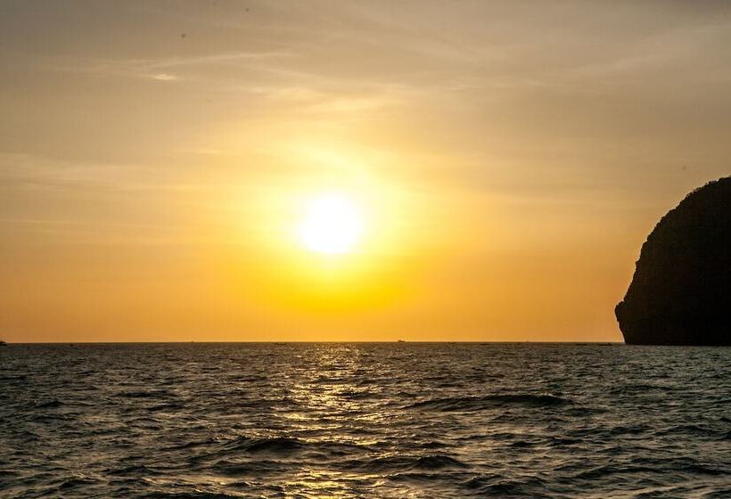 Chaokoh Phi Phi Hotel And Resort Sha Extra Plus