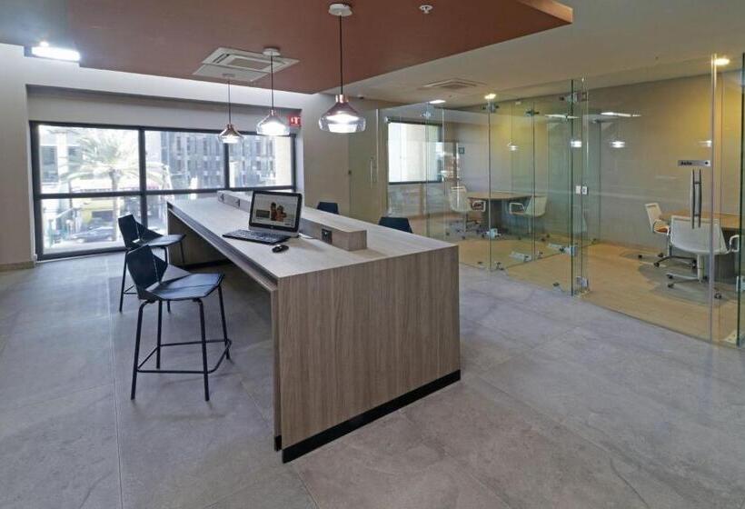 فندق City Express Plus By Marriott Monterrey Galerías