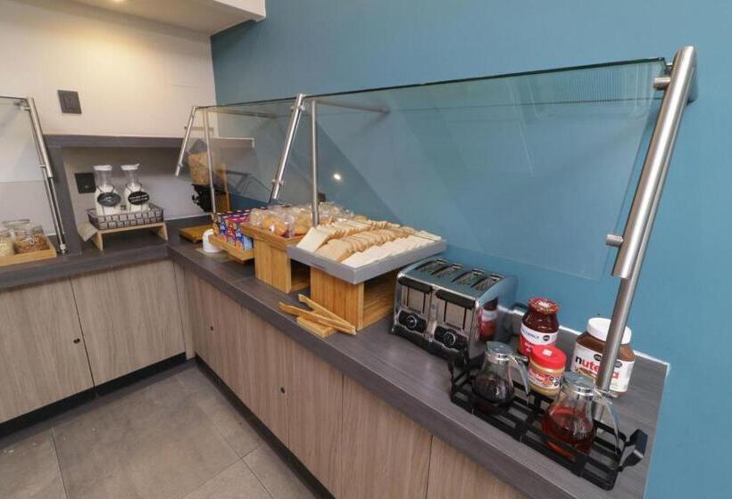 فندق City Express Plus By Marriott Monterrey Galerías