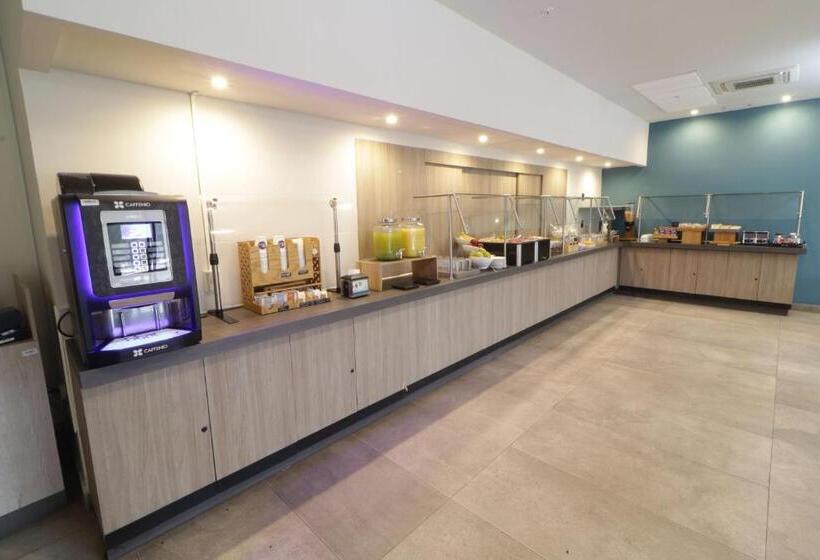 فندق City Express Plus By Marriott Monterrey Galerías