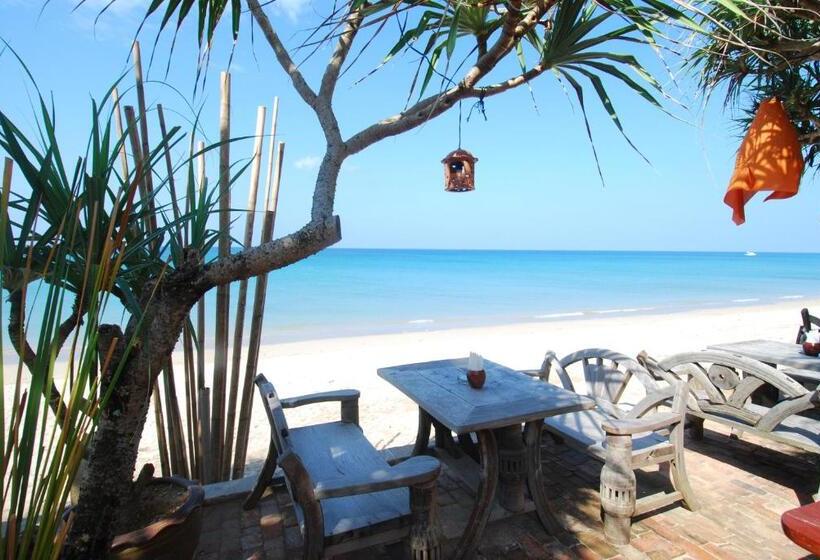 فندق Clean Beach Resort