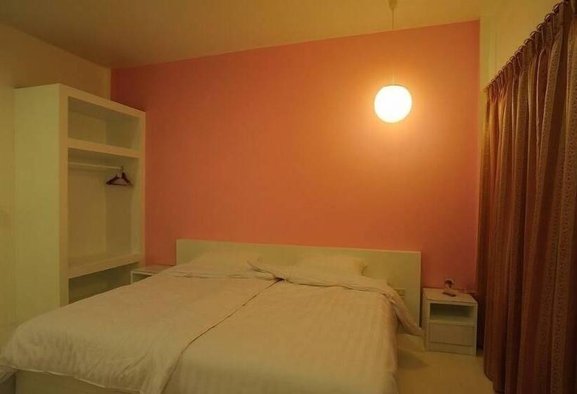 호텔 Clear House Phuket