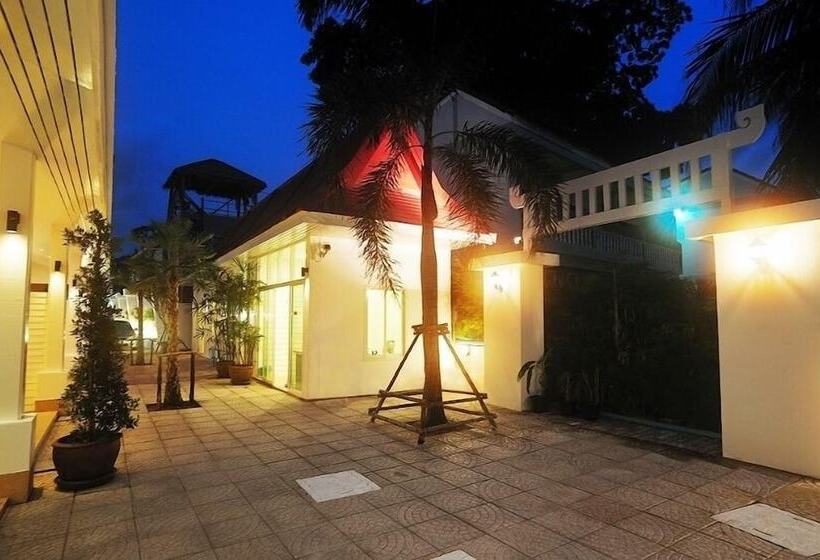 호텔 Clear House Phuket