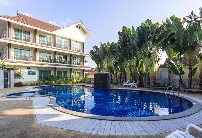 Отель Diamond Park Inn Chiangrai & Resort