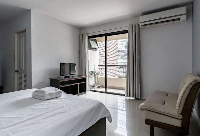 בית מלון כפרי Double Two At Sathorn