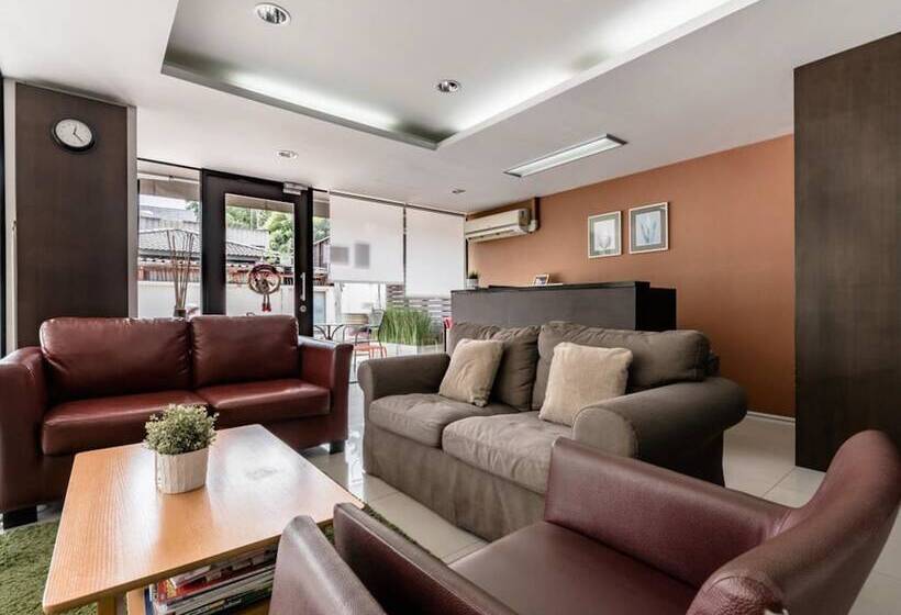 בית מלון כפרי Double Two At Sathorn