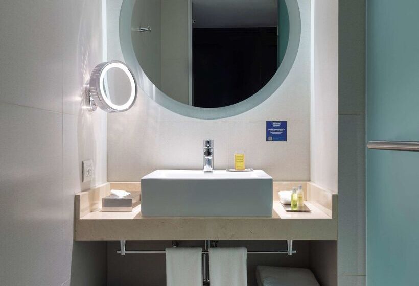 هتل Doubletree By Hilton Guadalajara Centro Historico