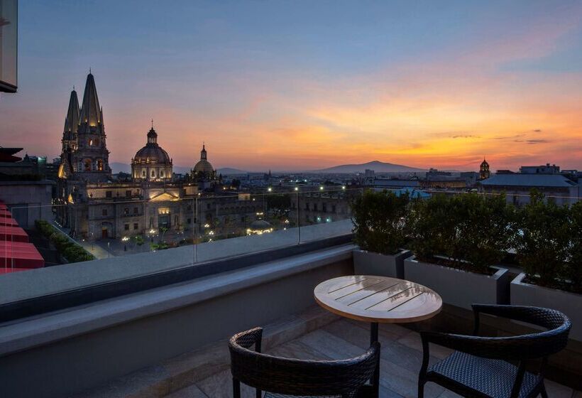هتل Doubletree By Hilton Guadalajara Centro Historico