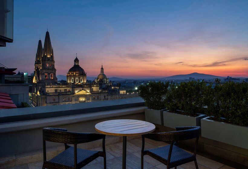 هتل Doubletree By Hilton Guadalajara Centro Historico