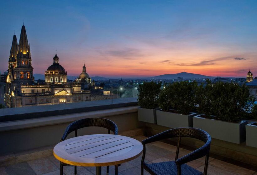 هتل Doubletree By Hilton Guadalajara Centro Historico