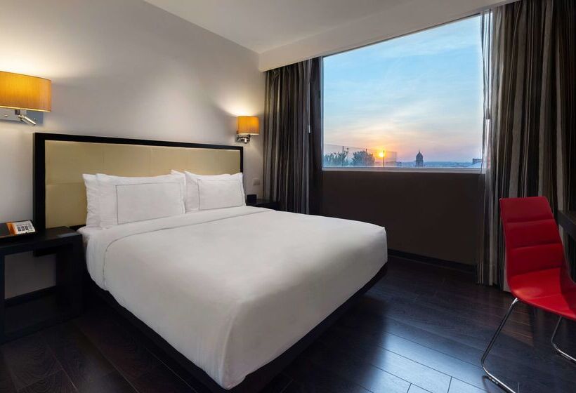 هتل Doubletree By Hilton Guadalajara Centro Historico