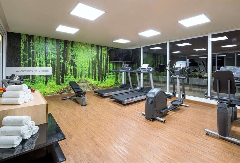 هتل Doubletree By Hilton Guadalajara Centro Historico