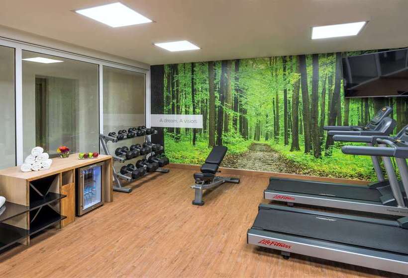 هتل Doubletree By Hilton Guadalajara Centro Historico