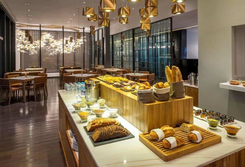 هتل Doubletree By Hilton Guadalajara Centro Historico