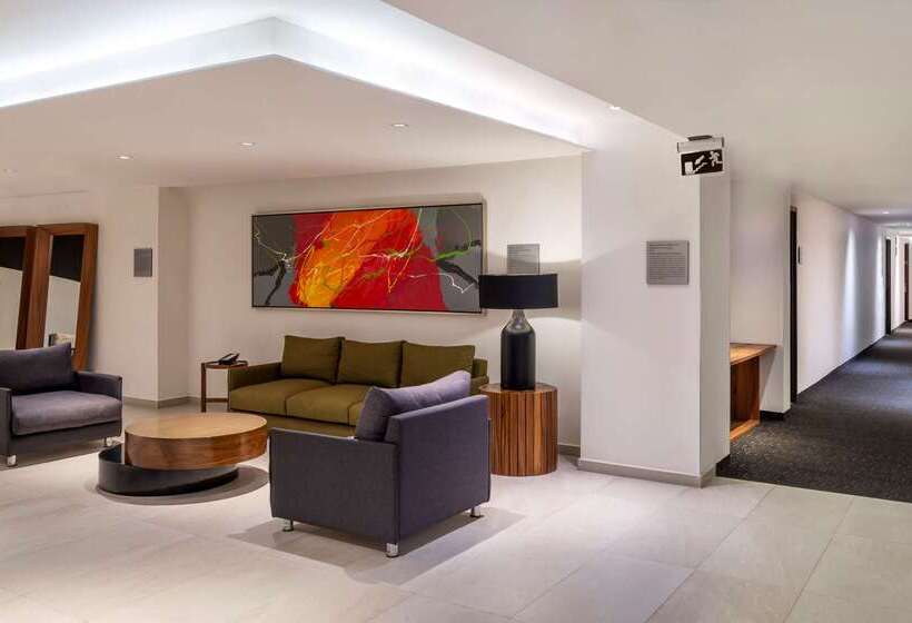 هتل Doubletree By Hilton Guadalajara Centro Historico