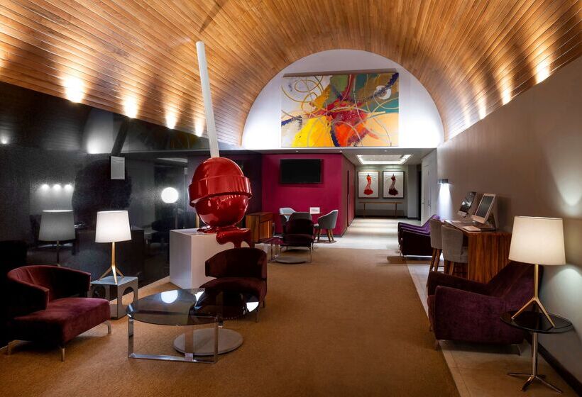 هتل Doubletree By Hilton Guadalajara Centro Historico