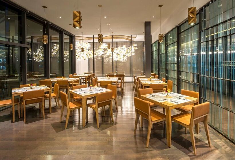 هتل Doubletree By Hilton Guadalajara Centro Historico