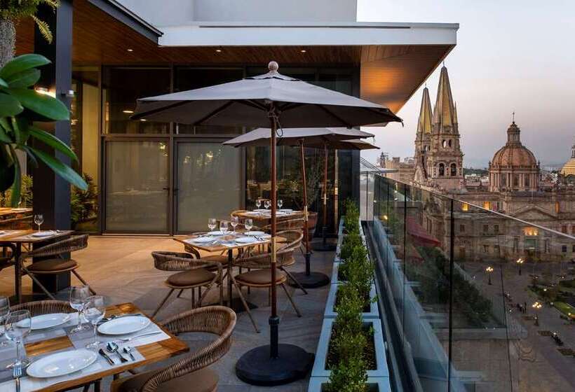هتل Doubletree By Hilton Guadalajara Centro Historico