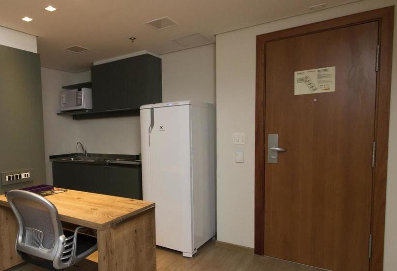 酒店 Esuites Virginia Luxemburgo Bh