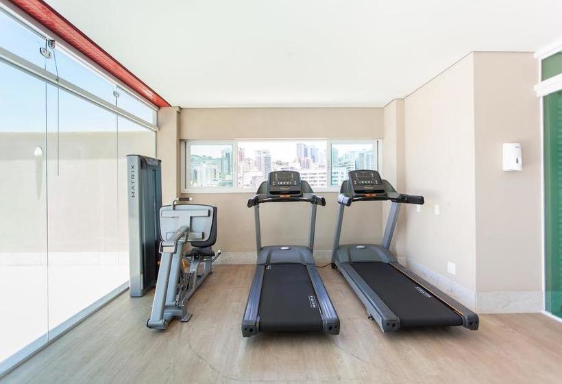 酒店 Esuites Virginia Luxemburgo Bh