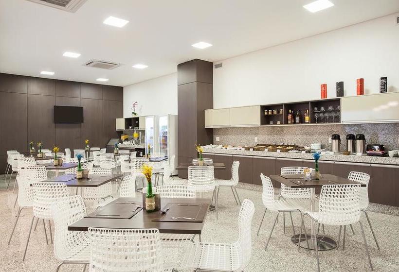 酒店 Esuites Virginia Luxemburgo Bh