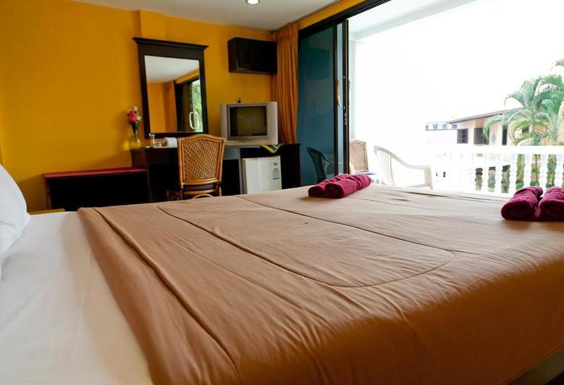 فندق Full Moon Beach Resort